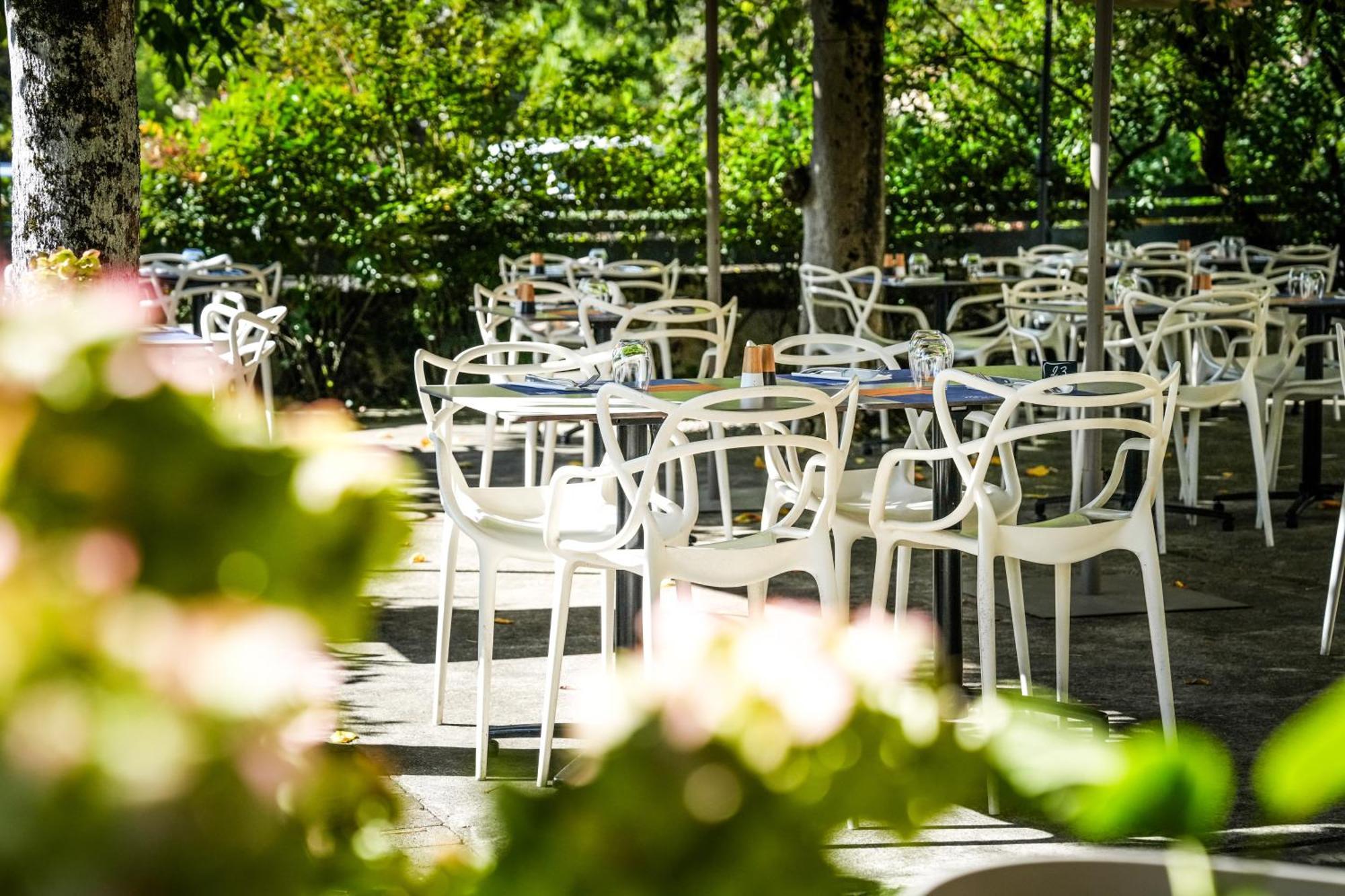 Logis Hotel & Restaurant Le Cadet De Gascogne Saint-Justin  Exterior photo