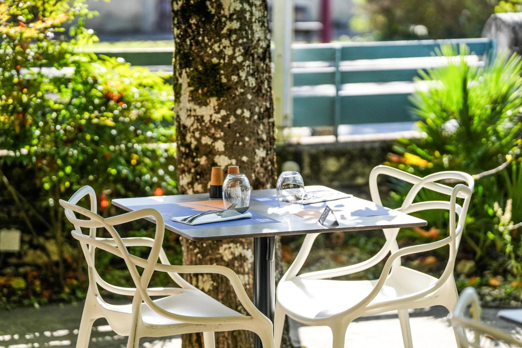 Logis Hotel & Restaurant Le Cadet De Gascogne Saint-Justin  Exterior photo