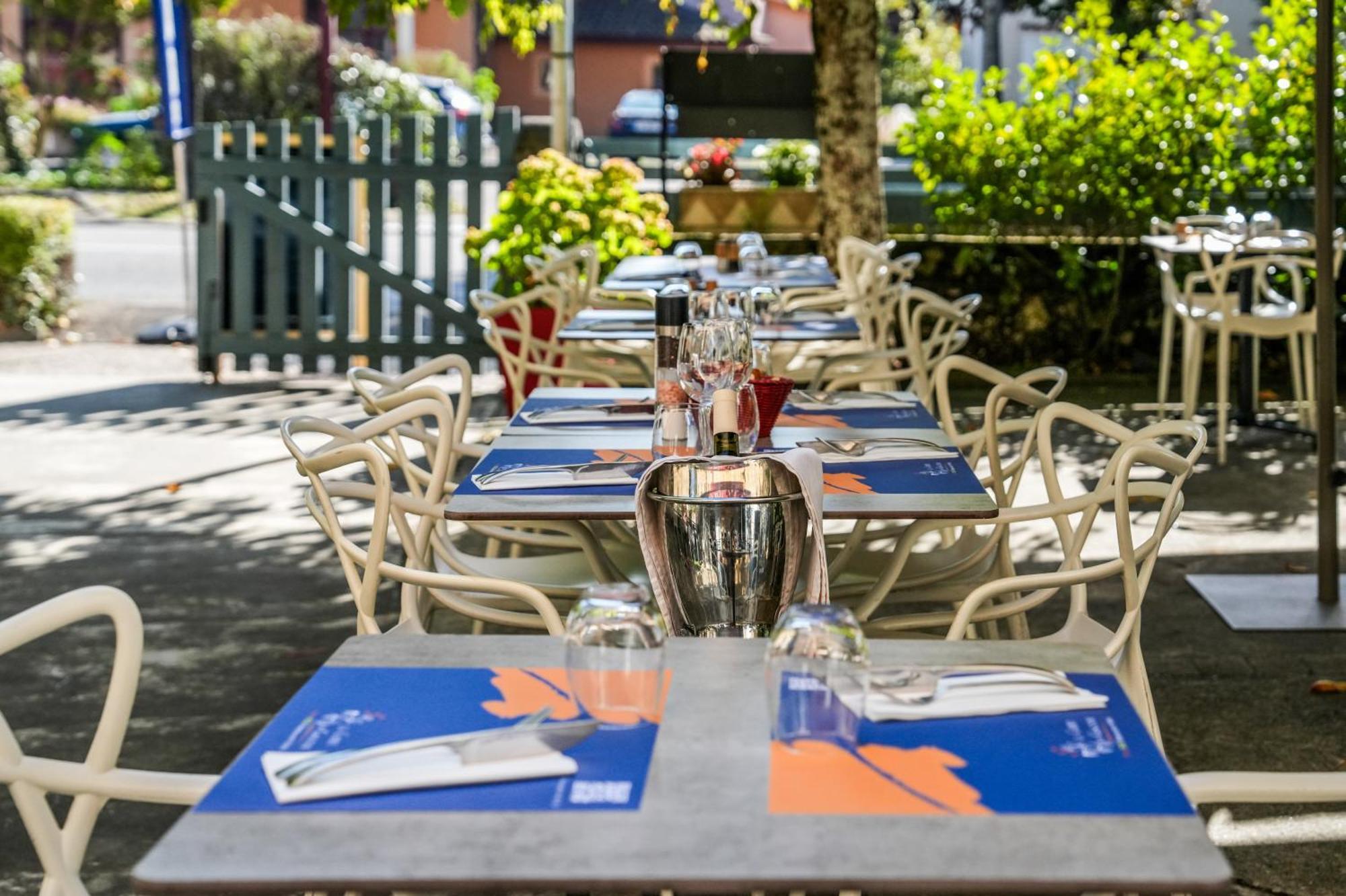 Logis Hotel & Restaurant Le Cadet De Gascogne Saint-Justin  Exterior photo